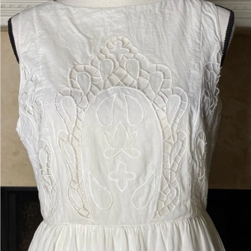 Alice + Olivia White Embroidered Cotton Dress size 8 - Picture 7 of 9